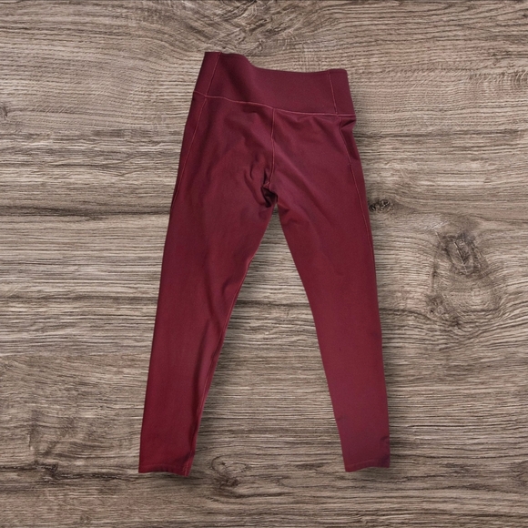 ⭐️Adidas Maroon Womans Active Leggings Size Med - Picture 2 of 4